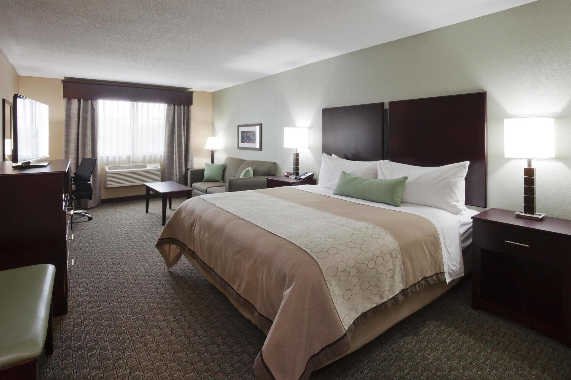 Grandstay Hotel & Suites - Glenwood Екстериор снимка